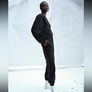 ZARA All Black Sweat Outfit